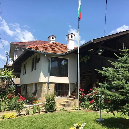 ゲストハウス Dyadovata Kashta