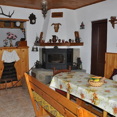 ゲストハウス Dyadovata Kashta エレナ