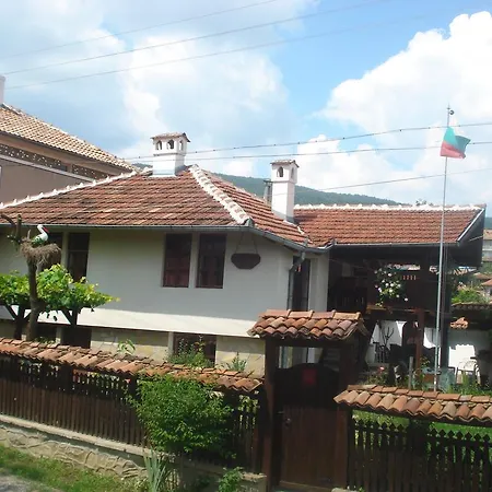 Gasthuis Dyadovata Kashta Elena