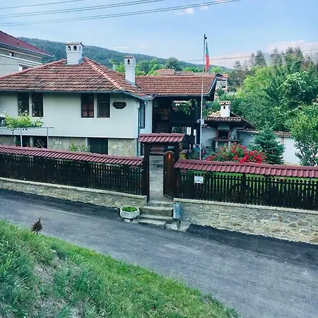 ゲストハウス Dyadovata Kashta *