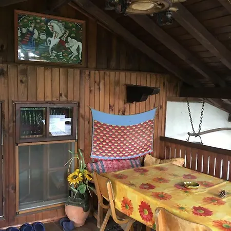 Dyadovata Kashta エレナ