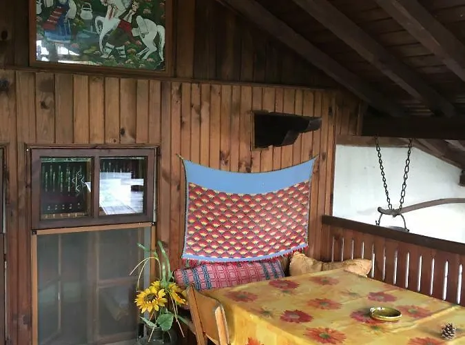 Dyadovata Kashta 埃伦娜